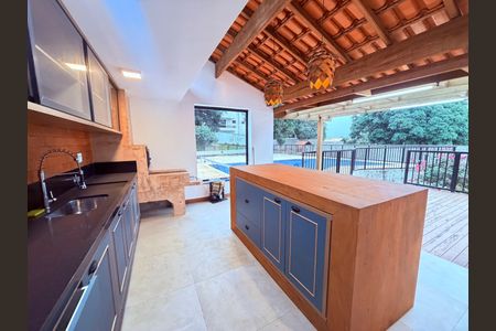 Casa para alugar com 351m², 4 quartos e 8 vagas