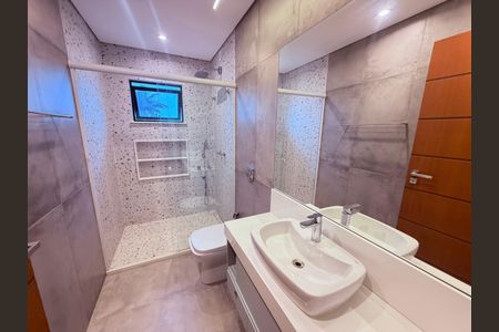 Casa para alugar com 351m², 4 quartos e 8 vagas