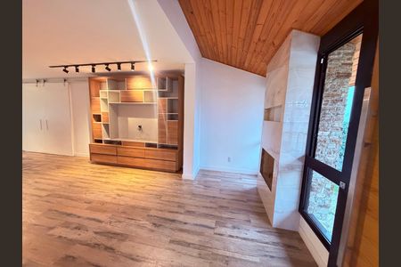 Casa para alugar com 351m², 4 quartos e 8 vagas