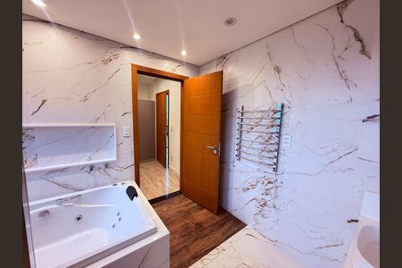 Casa para alugar com 351m², 4 quartos e 8 vagas