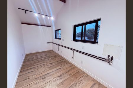 Casa para alugar com 351m², 4 quartos e 8 vagas