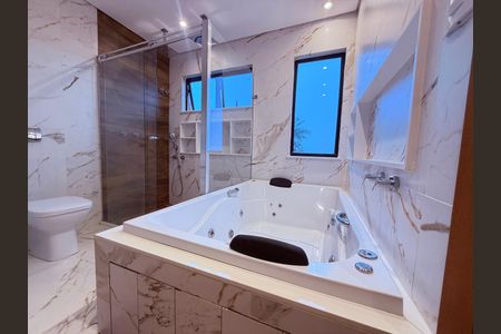Casa para alugar com 351m², 4 quartos e 8 vagas