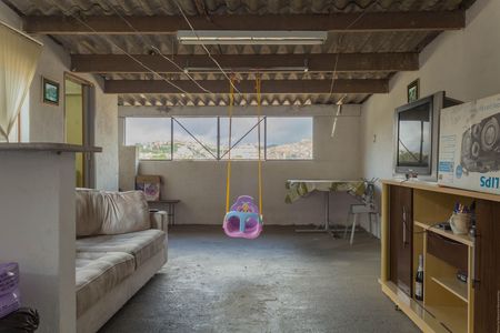Casa à venda com 250m², 3 quartos e 2 vagas Casa à venda com 250m², 3 quartos e 2 vagasÁrea comum