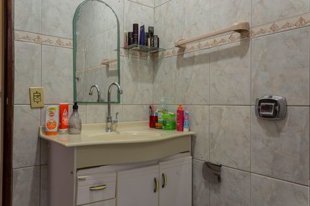 Casa à venda com 250m², 3 quartos e 2 vagas Casa à venda com 250m², 3 quartos e 2 vagasBanheiro