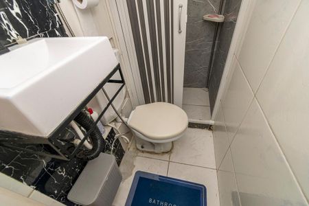 Casa para alugar com 75m², 4 quartos e sem vaga2ª casa - Banheiro Social