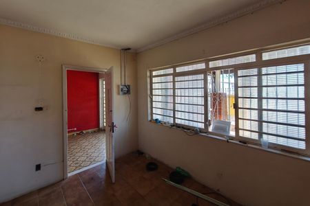 Sala de TV de casa à venda com 3 quartos, 600m² em São Bernardo, Campinas