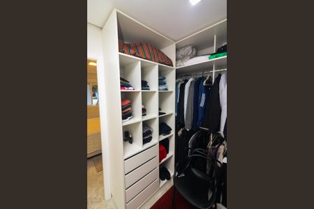 Casa à venda com 355m², 4 quartos e sem vagaCloset da suíte 1