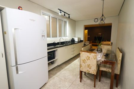 Casa à venda com 355m², 4 quartos e sem vagaCozinha