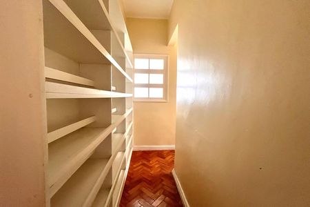 Apartamento para alugar com 230m², 4 quartos e 1 vaga