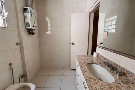 Apartamento para alugar com 230m², 4 quartos e 1 vaga