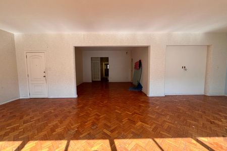 Apartamento para alugar com 230m², 4 quartos e 1 vaga