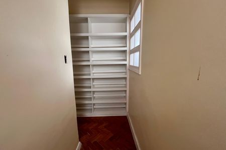 Apartamento para alugar com 230m², 4 quartos e 1 vaga