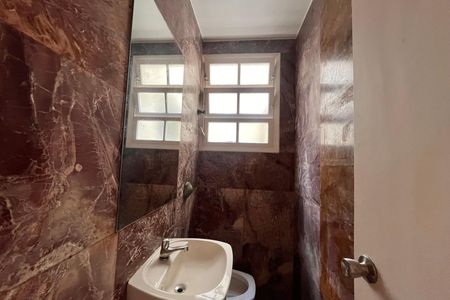 Apartamento para alugar com 230m², 4 quartos e 1 vaga