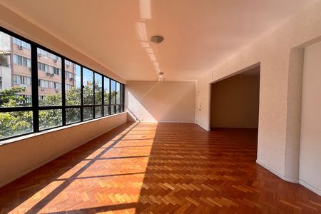 Apartamento para alugar com 230m², 4 quartos e 1 vaga