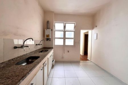 Apartamento para alugar com 230m², 4 quartos e 1 vaga