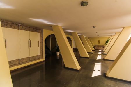 Apartamento à venda com 70m², 3 quartos e 1 vaga Apartamento à venda com 70m², 3 quartos e 1 vagaHall