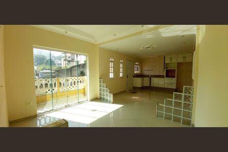 Casa à venda com 170m², 3 quartos e 1 vagaCasa 2 - Sala/Cozinha