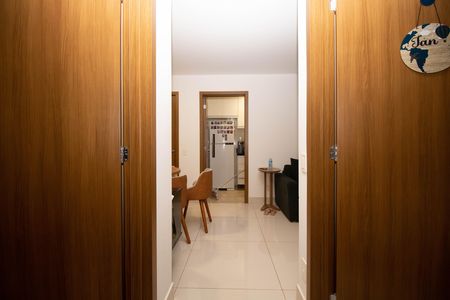 Apartamento à venda com 64m², 2 quartos e 1 vagaCorredor
