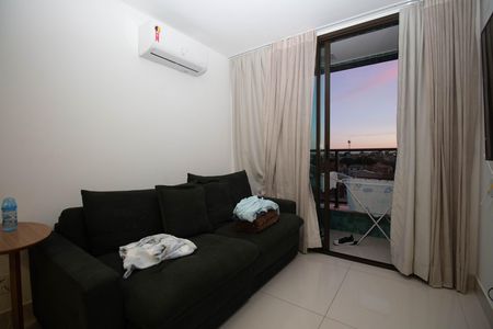Sala de apartamento à venda com 2 quartos, 64m² em Qs 5, Brasília