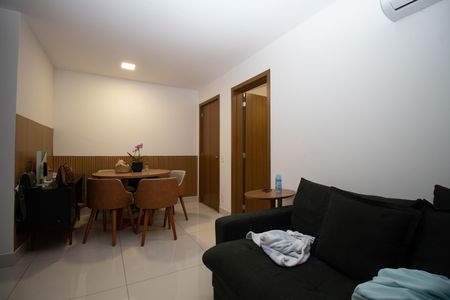 Sala de apartamento à venda com 2 quartos, 64m² em Qs 5, Brasília