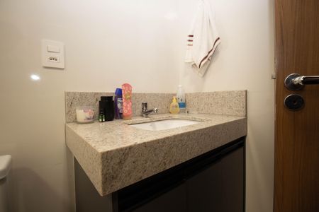 Apartamento à venda com 64m², 2 quartos e 1 vagaBanheiro Social