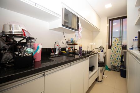 Apartamento à venda com 64m², 2 quartos e 1 vagaCozinha e Área de Serviço