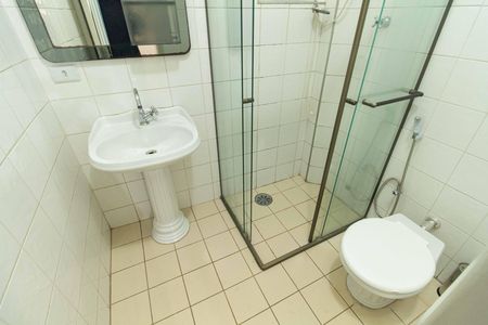 Casa para alugar com 70m², 2 quartos e sem vaga Casa para alugar com 70m², 2 quartos e sem vagaBanheiro