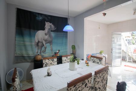 Casa à venda com 268m², 2 quartos e 5 vagasSALA DE JANTAR