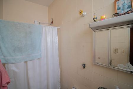 Casa à venda com 268m², 2 quartos e 5 vagasBANHEIRO DA SUÍTE