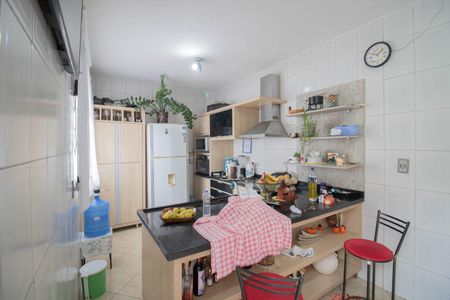 Casa à venda com 268m², 2 quartos e 5 vagasCOZINHA