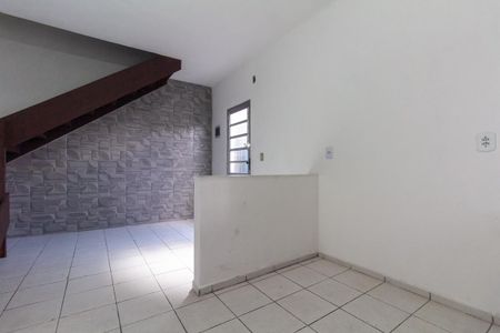 Sala e Cozinha de casa para alugar com 2 quartos, 60m² em Vila Dalila, São Paulo