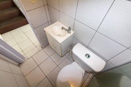 Casa para alugar com 60m², 2 quartos e sem vaga Casa para alugar com 60m², 2 quartos e sem vagaBanheiro