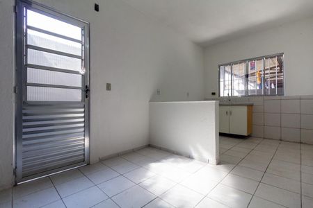Sala e Cozinha de casa para alugar com 2 quartos, 60m² em Vila Dalila, São Paulo