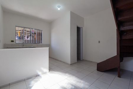 Sala e Cozinha de casa para alugar com 2 quartos, 60m² em Vila Dalila, São Paulo