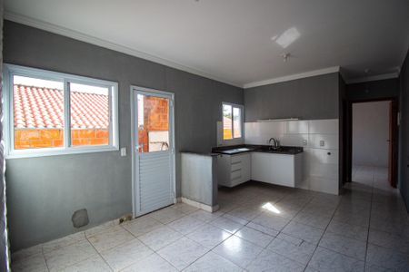 Sala de casa de condomínio para alugar com 2 quartos, 70m² em Jardim Portal do Itavuvu, Sorocaba