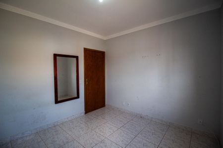 Quarto de casa de condomínio para alugar com 2 quartos, 70m² em Jardim Portal do Itavuvu, Sorocaba