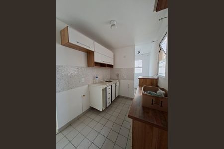 Cozinha de apartamento à venda com 2 quartos, 49m² em Vila Guarará, Santo André