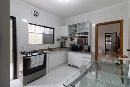 Casa à venda com 125m², 2 quartos e 2 vagas Casa à venda com 125m², 2 quartos e 2 vagasCozinha