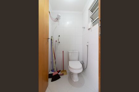 Casa à venda com 125m², 2 quartos e 2 vagas Casa à venda com 125m², 2 quartos e 2 vagasBanheiro de serviço