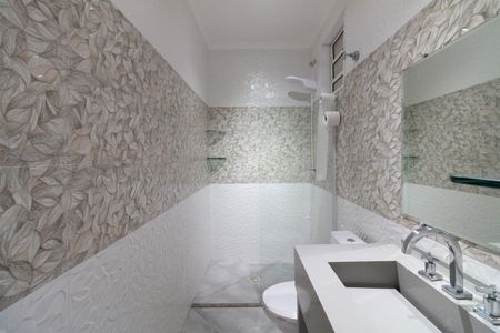 Casa à venda com 125m², 2 quartos e 2 vagas Casa à venda com 125m², 2 quartos e 2 vagasBanheiro da Suíte