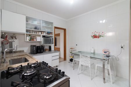 Casa à venda com 125m², 2 quartos e 2 vagas Casa à venda com 125m², 2 quartos e 2 vagasCozinha