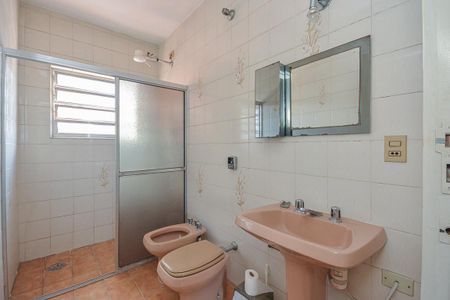 Casa à venda com 126m², 2 quartos e 2 vagas Casa à venda com 126m², 2 quartos e 2 vagasBanheiro