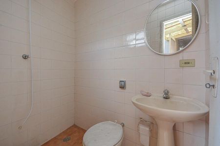 Casa à venda com 126m², 2 quartos e 2 vagas Casa à venda com 126m², 2 quartos e 2 vagasBanheiro