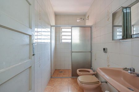 Casa à venda com 126m², 2 quartos e 2 vagas Casa à venda com 126m², 2 quartos e 2 vagasBanheiro