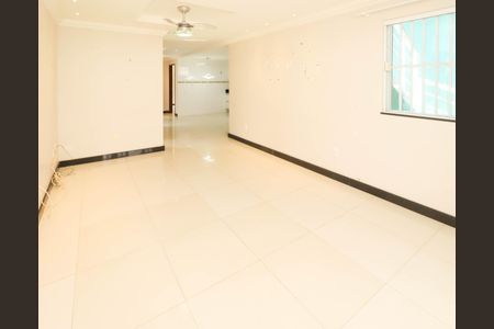 Casa para alugar com 4 quartos, 177m² em Alto do Coqueirinho, Salvador