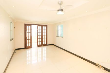 Casa para alugar com 177m², 3 quartos e 1 vaga