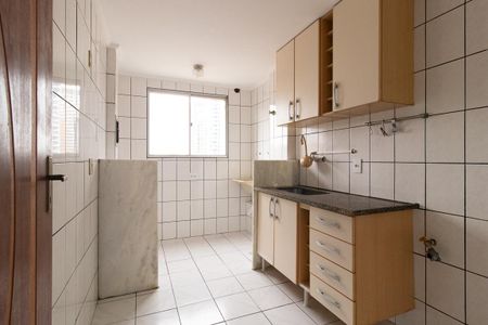 Apartamento para alugar com 65m², 4 quartos e 2 vagas Apartamento para alugar com 65m², 4 quartos e 2 vagasCozinha e Área de Serviço