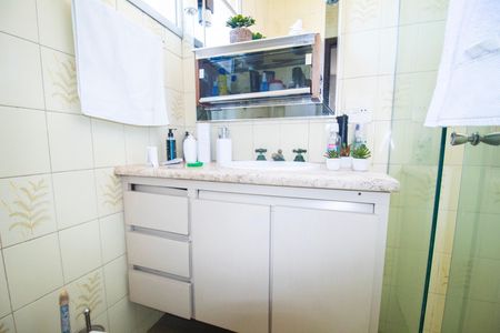 Apartamento à venda com 230m², 4 quartos e 4 vagas Apartamento à venda com 230m², 4 quartos e 4 vagasBanheiro da Suíte