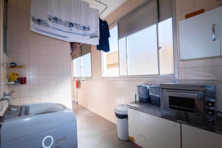 Apartamento à venda com 230m², 4 quartos e 4 vagas Apartamento à venda com 230m², 4 quartos e 4 vagasÁrea de Serviço