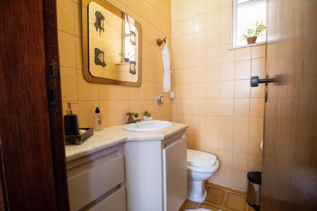 Apartamento à venda com 230m², 4 quartos e 4 vagas Apartamento à venda com 230m², 4 quartos e 4 vagasLavabo 01